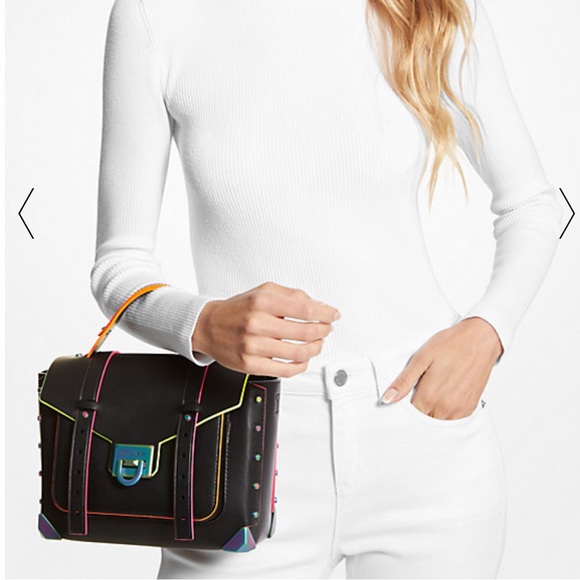 MICHAEL KORS OUTLET - Picture 2 of 6